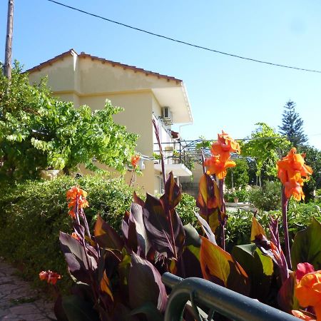 Giannis Apartment Agios Georgios Pagon Exterior foto
