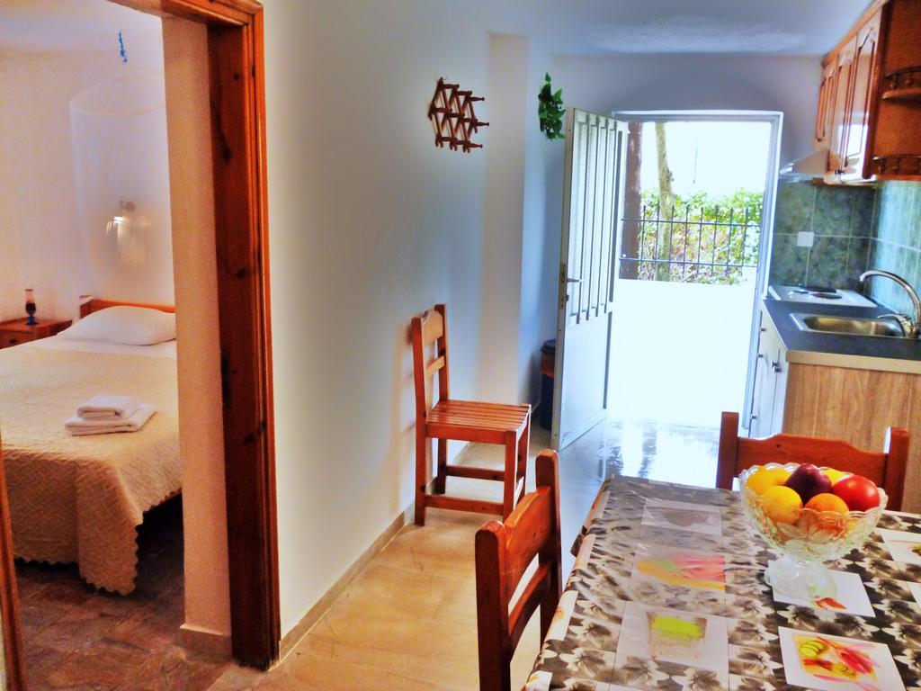 Giannis Apartment Agios Georgios Pagon Exterior foto