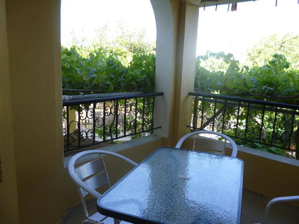 Giannis Apartment Agios Georgios Pagon Exterior foto